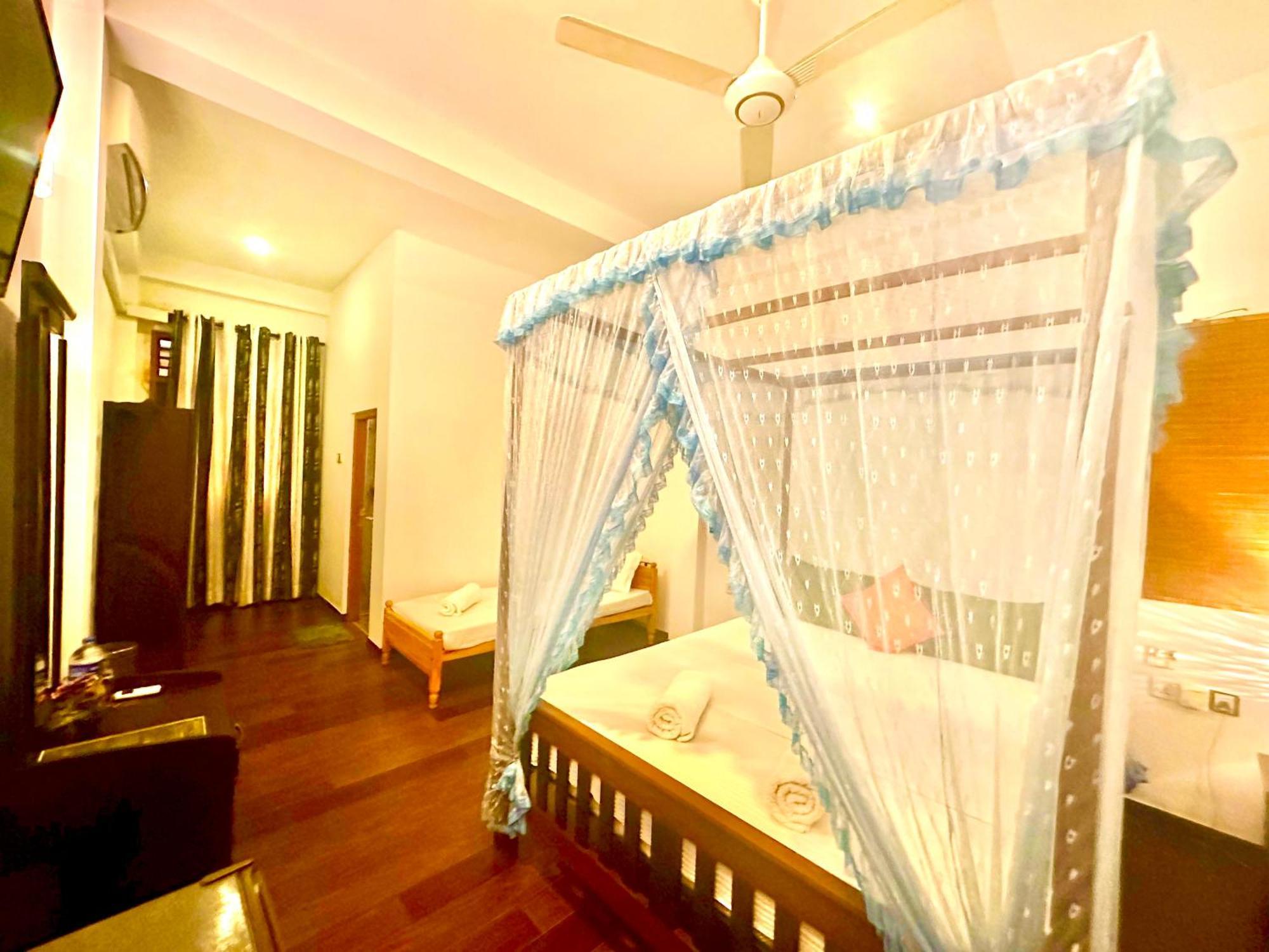 St Claire'S Green Negombo Hotel & Hostels Dış mekan fotoğraf